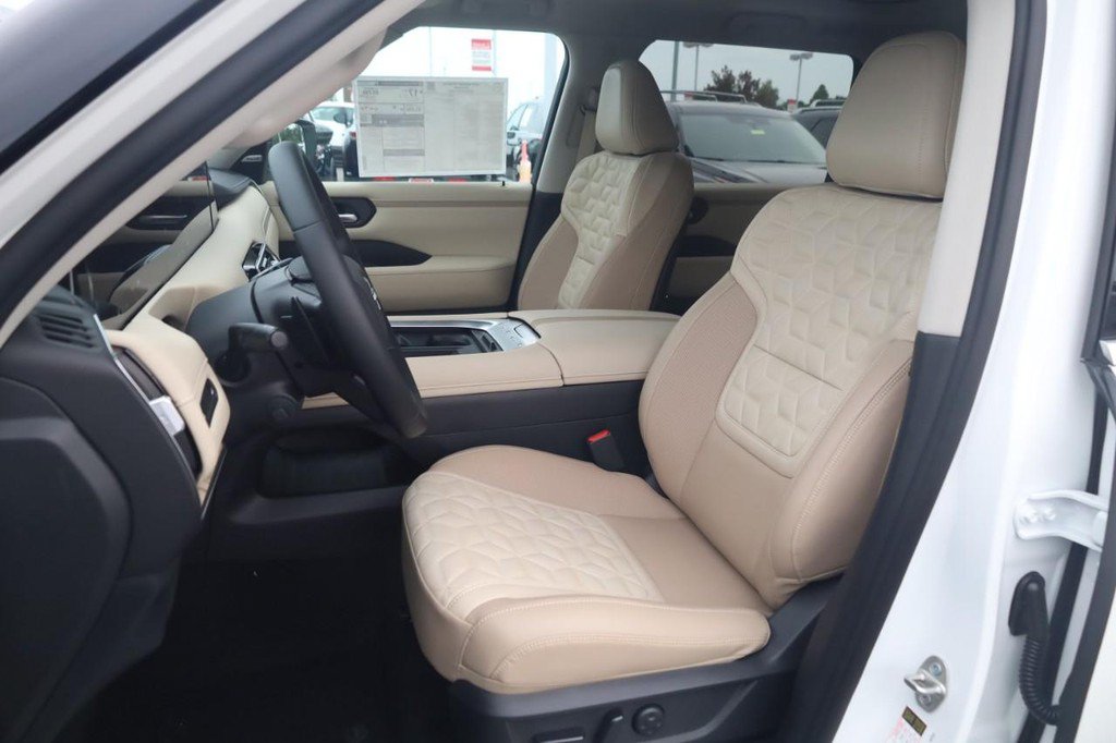 New 2026 Nissan Armada Platinum AWD/4WD image 19