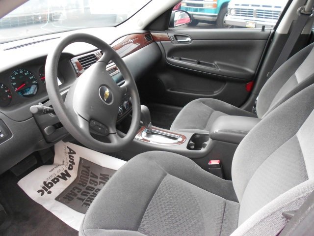 Used 2011 Chevrolet Impala LS FWD image 10