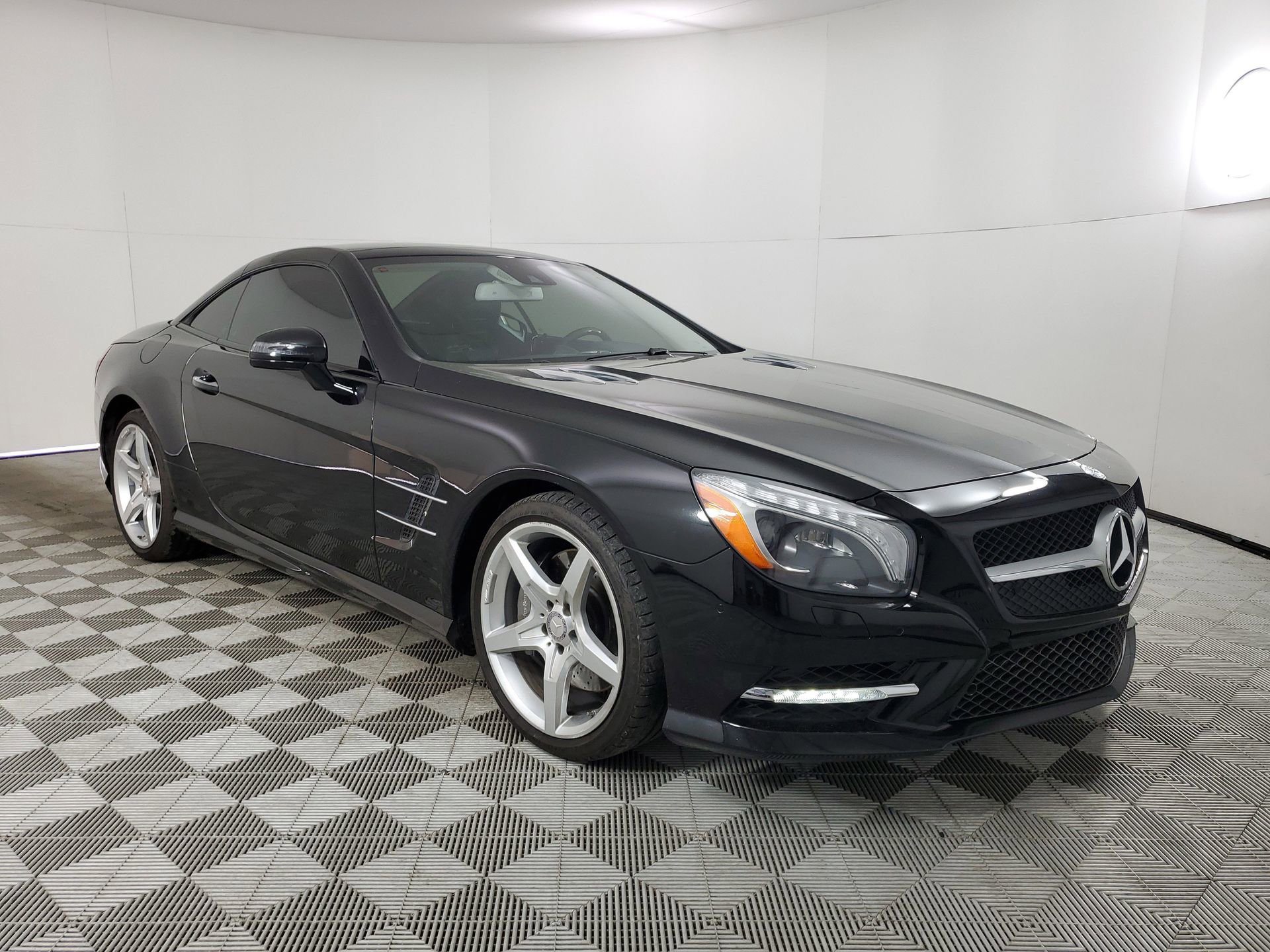 Used 2014 Mercedes-Benz SL 550 image 23