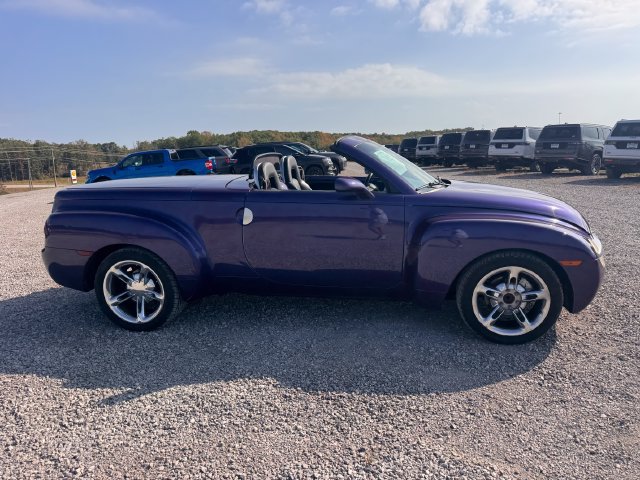 Used 2004 Chevrolet SSR w/ Preferred Equipment Group RWD image 4