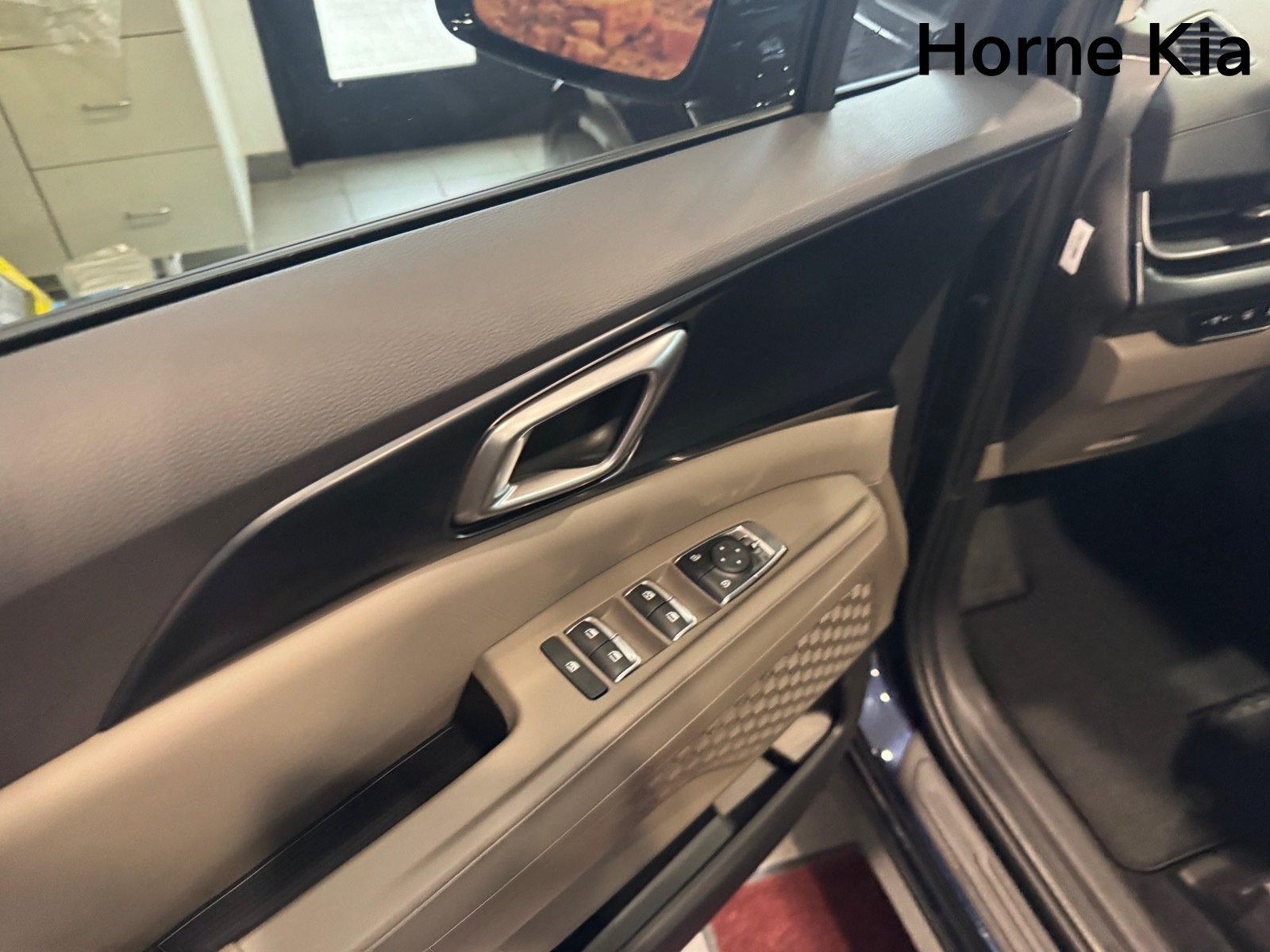 New 2026 Kia Carnival LXS FWD image 10