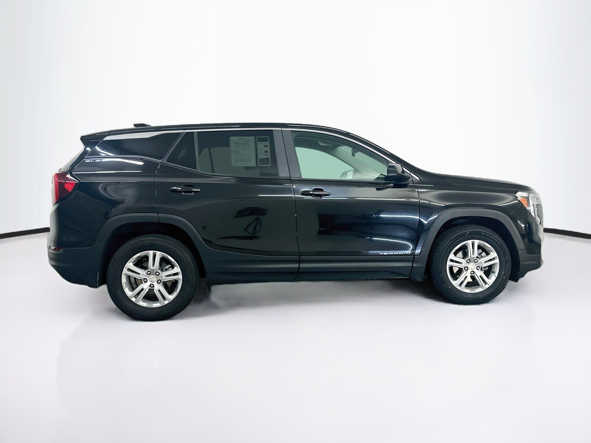 Used 2024 GMC Terrain SLE AWD/4WD image 10