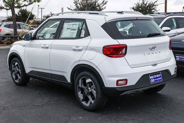 New 2026 Hyundai Venue SEL FWD image 4