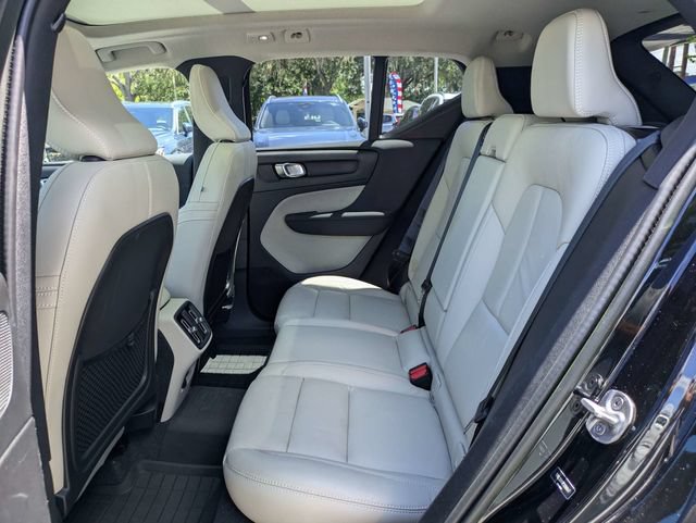 Certified 2023 Volvo XC40 B5 Plus w/ Protection Package Premier AWD/4WD image 18