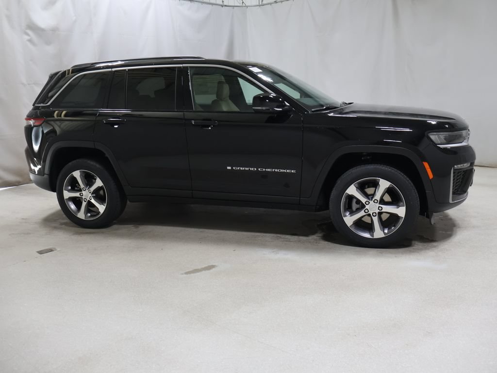 New 2026 Jeep Grand Cherokee Limited w/ Trailer Tow Package AWD/4WD image 6