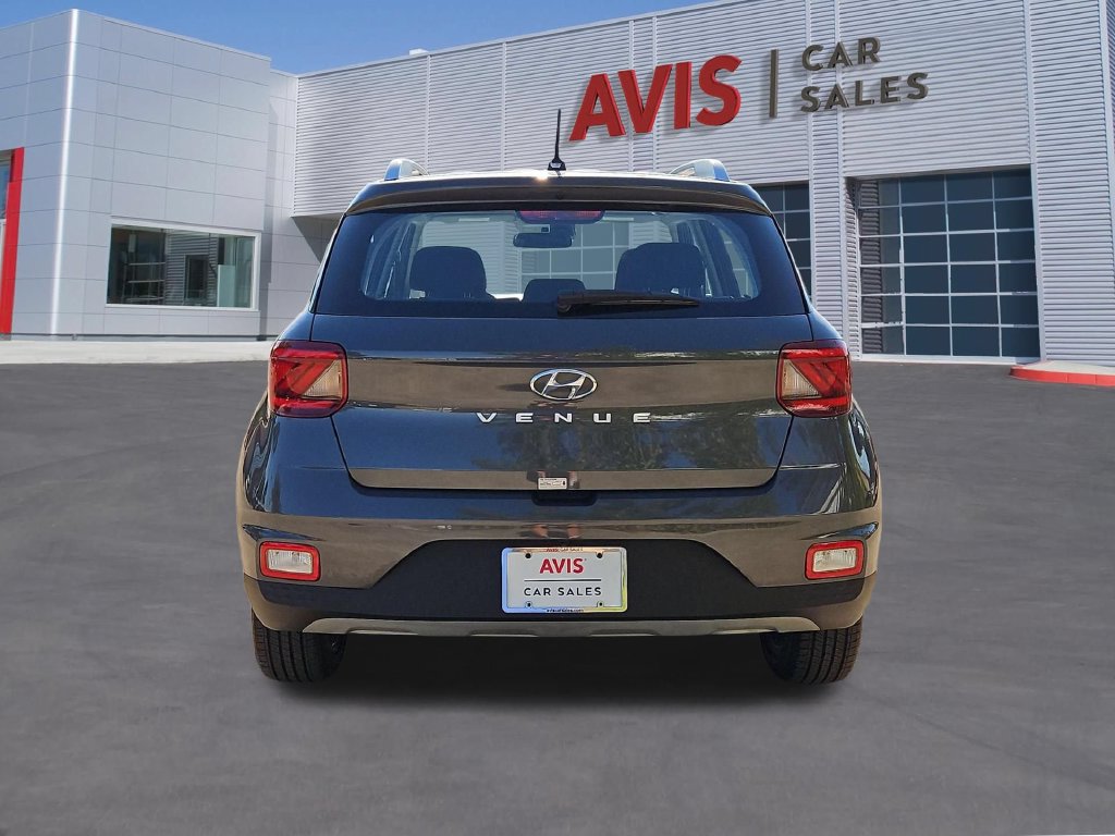 Used 2025 Hyundai Venue SEL FWD image 7