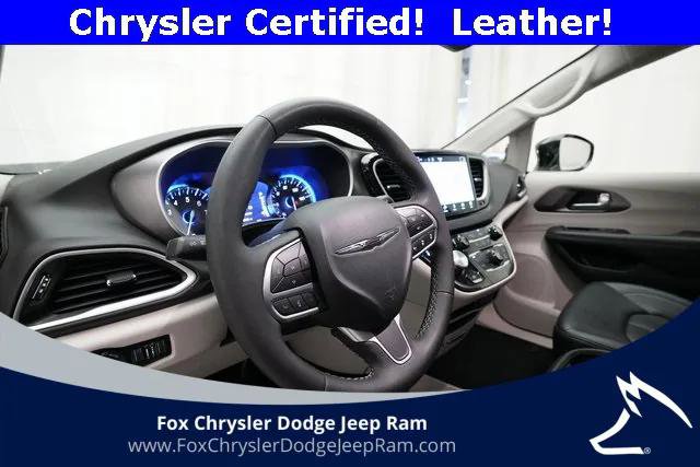Certified 2024 Chrysler Pacifica Touring-L image 8