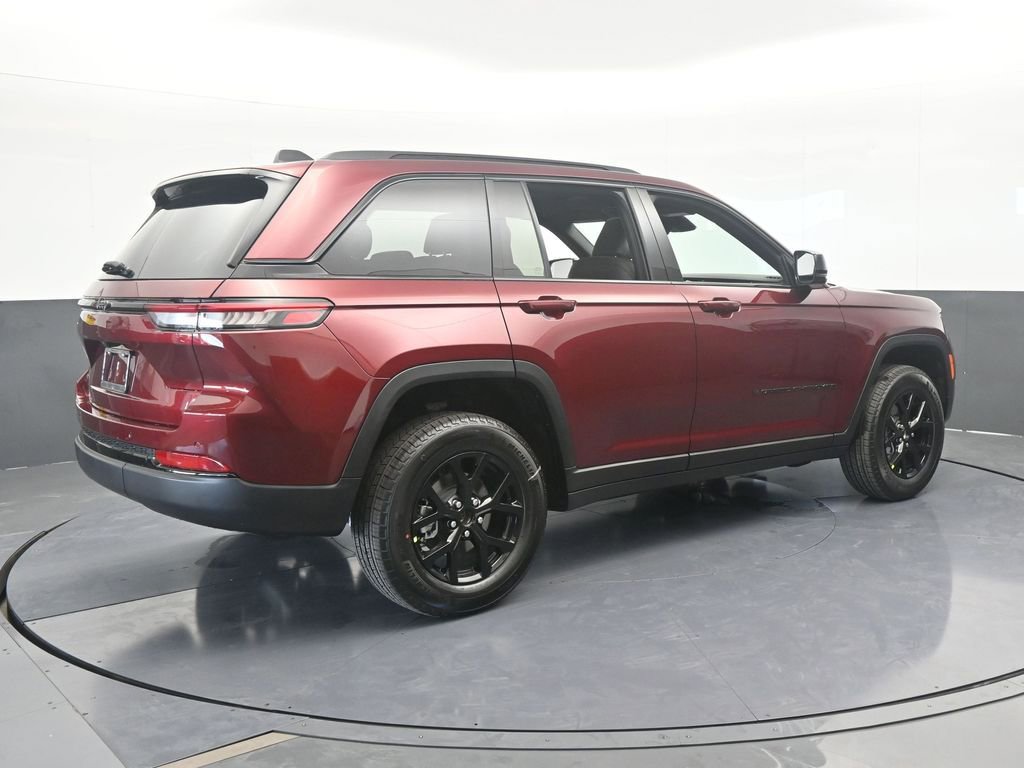 New 2025 Jeep Grand Cherokee Laredo image 6