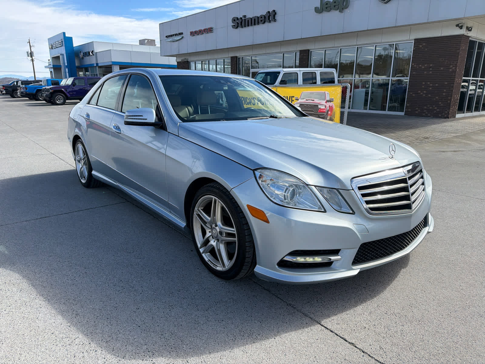 Used 2013 Mercedes-Benz E 350 4MATIC Sedan image 4