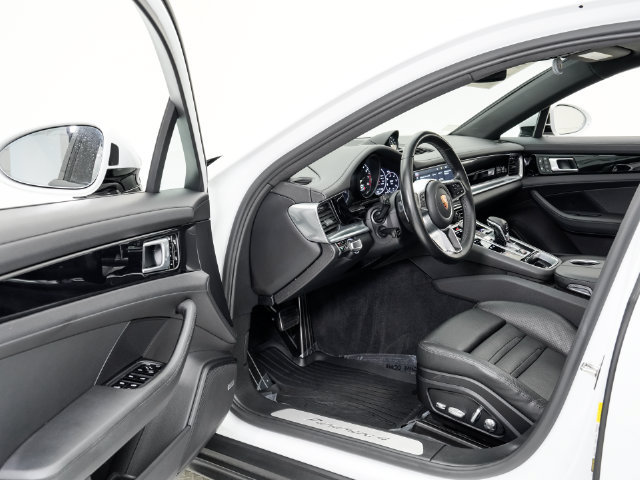 Used 2019 Porsche Panamera 4 AWD/4WD image 7