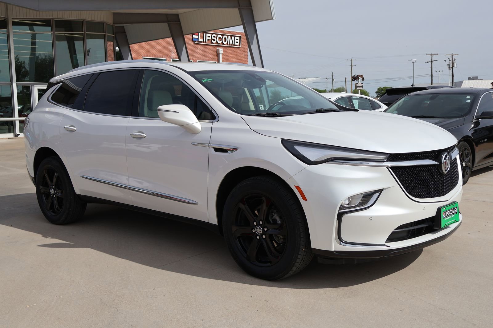 Used 2023 Buick Enclave Essence w/ Sport Touring Edition FWD image 4