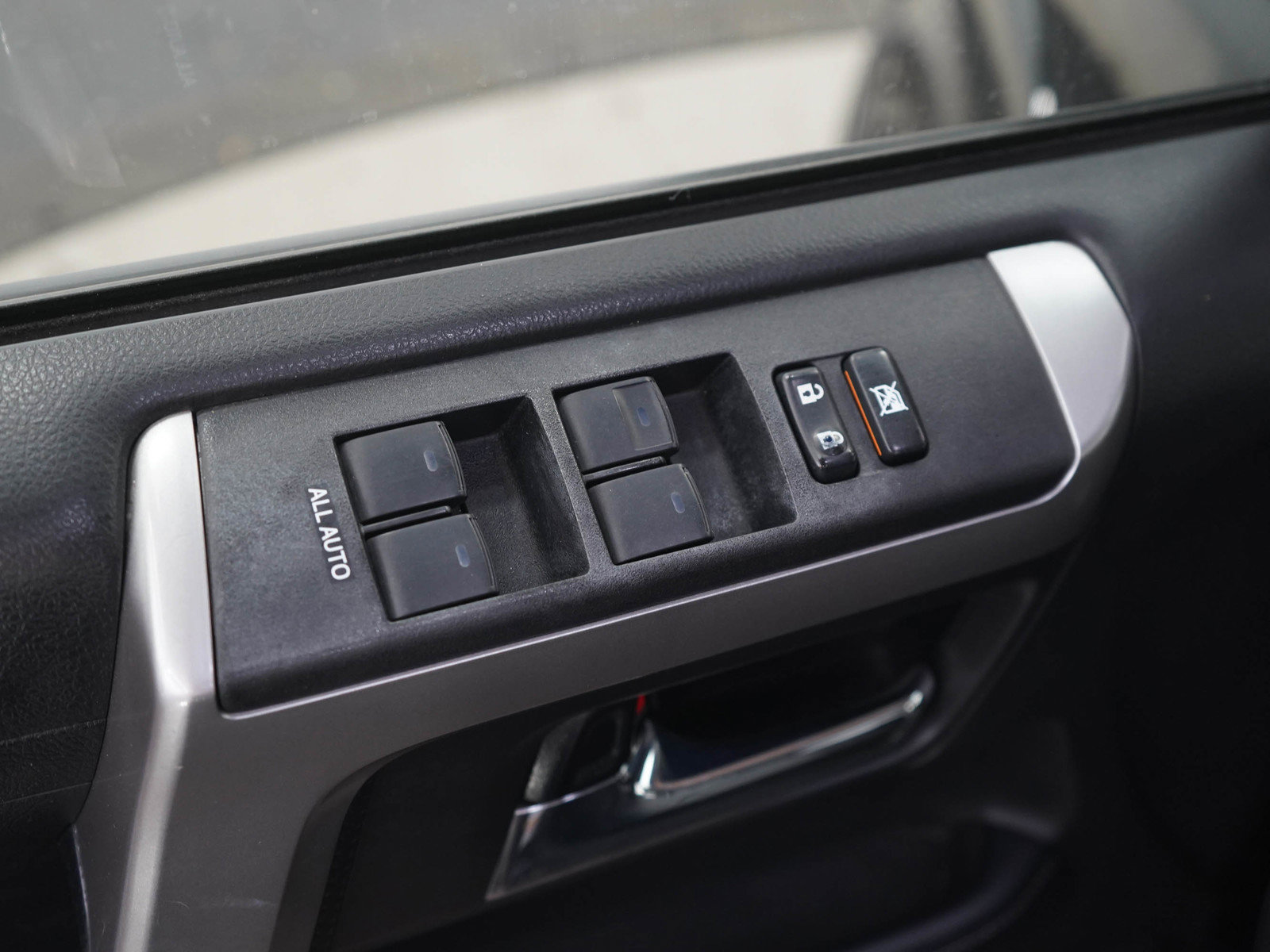 Used 2018 Toyota 4Runner SR5 Premium AWD/4WD image 19