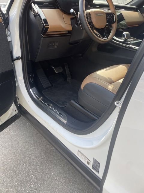 Used 2025 Land Rover Range Rover Sport Dynamic SE image 5