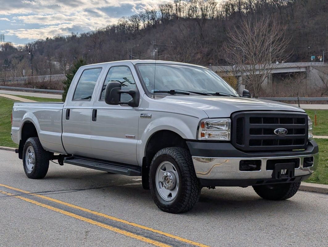 Used 2006 Ford F350 XL image 1