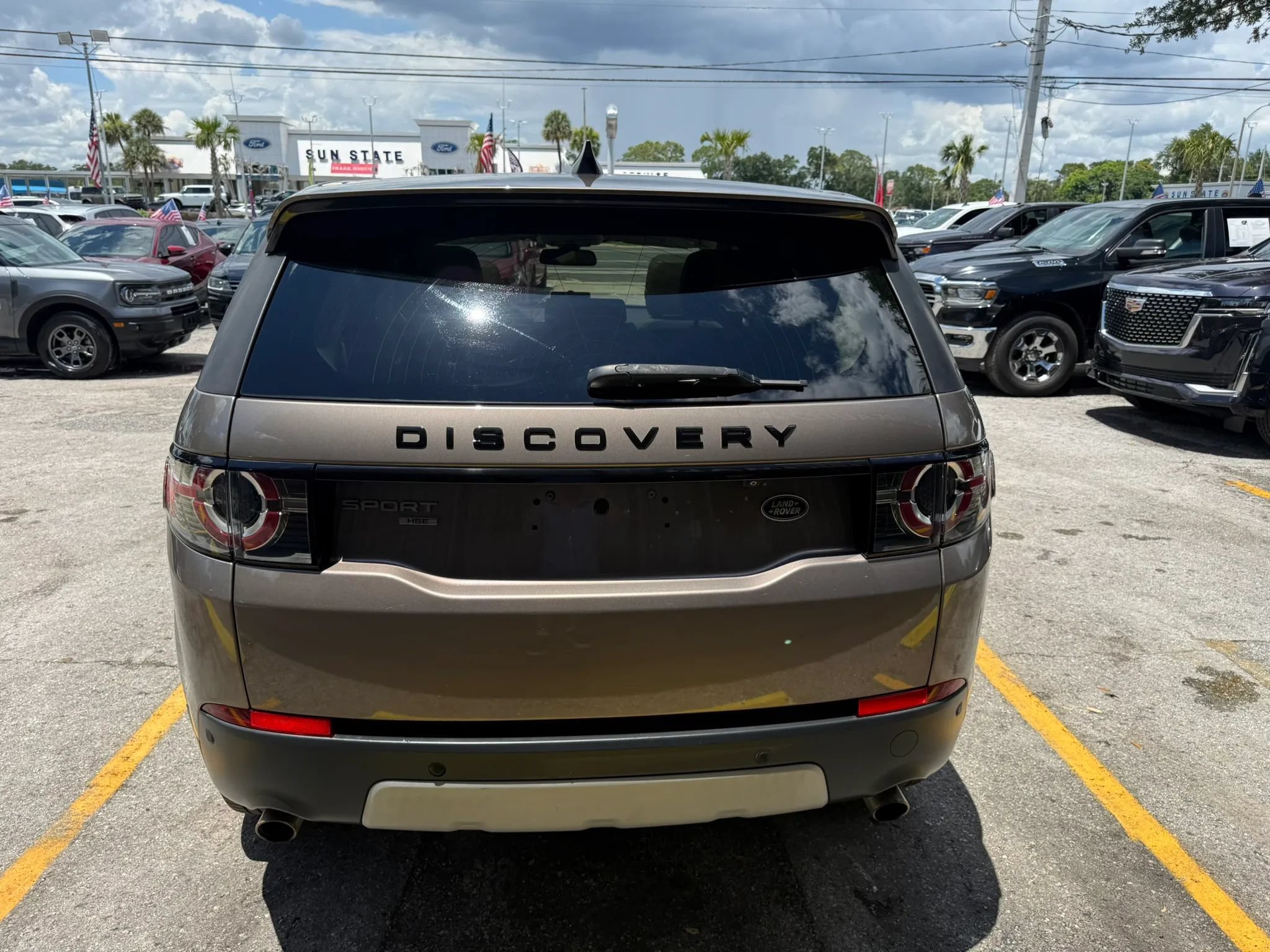 Used 2017 Land Rover Discovery Sport HSE AWD/4WD image 6