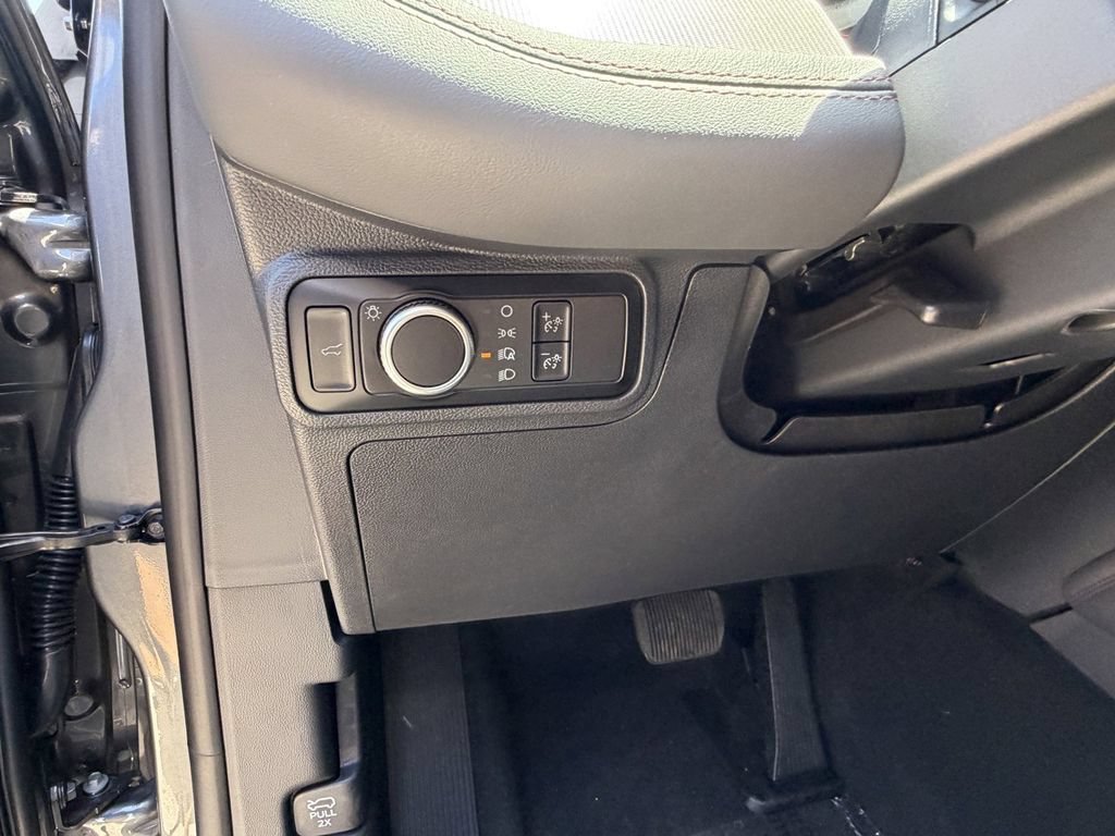 New 2026 Ford Explorer Active RWD image 28