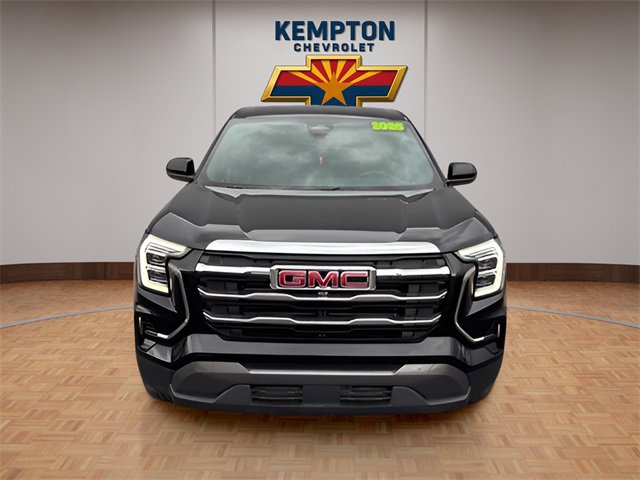 Used 2025 GMC Terrain Elevation