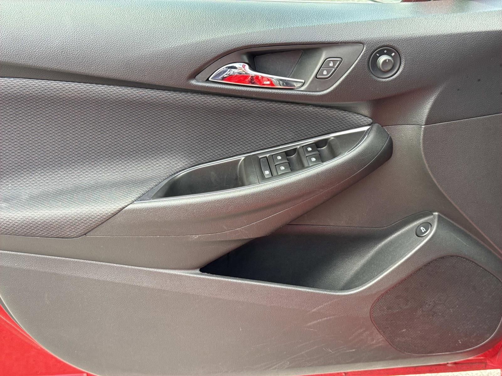 Used 2018 Chevrolet Cruze LT w/ Convenience Package image 23