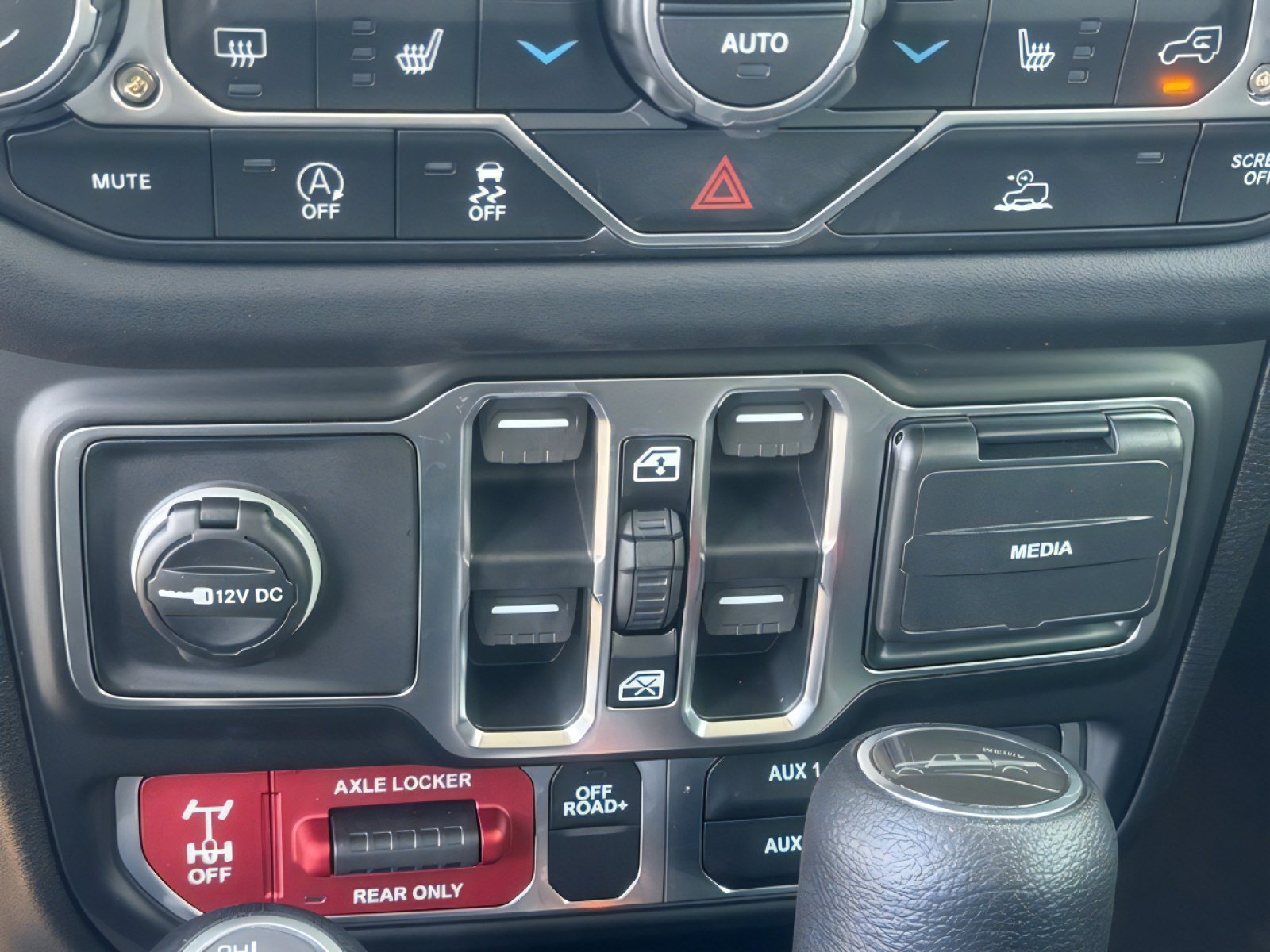 New 2026 Jeep Gladiator Mojave image 24