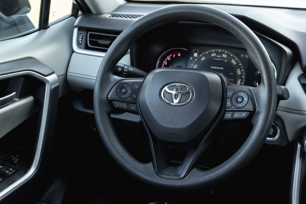 Certified 2024 Toyota RAV4 XLE image 28