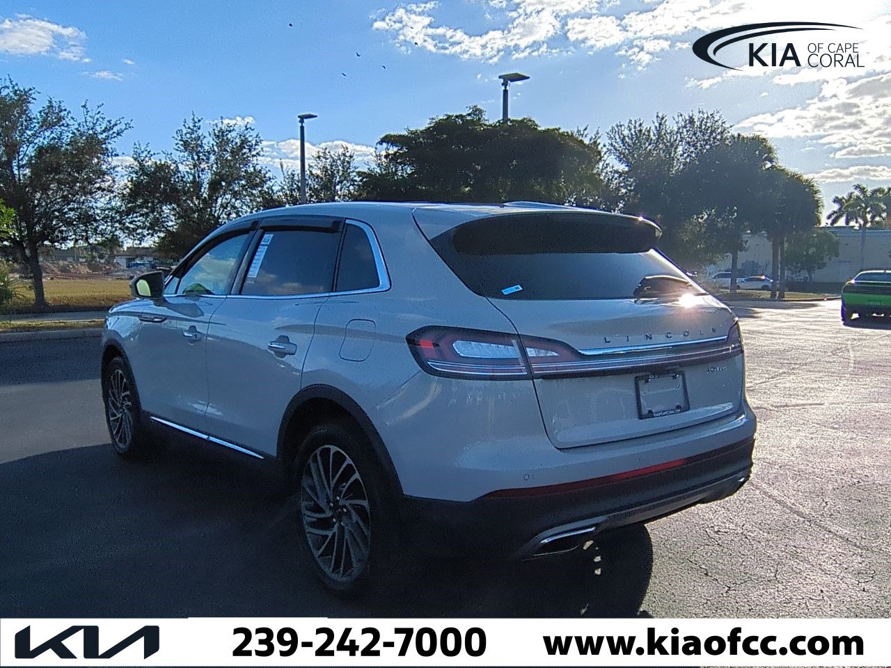 Used 2020 Lincoln Nautilus Reserve w/ Equipment Group 201A image 7