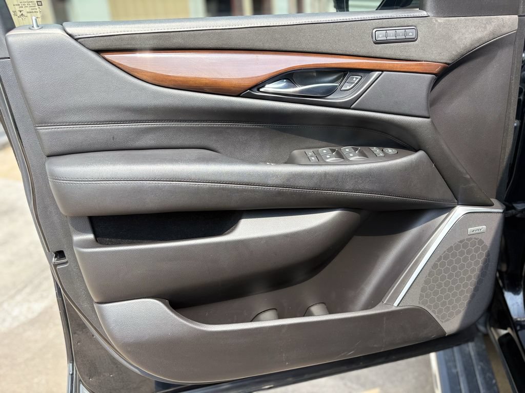 Used 2019 Cadillac Escalade Premium Luxury w/ LPO, Radiant Package RWD image 10