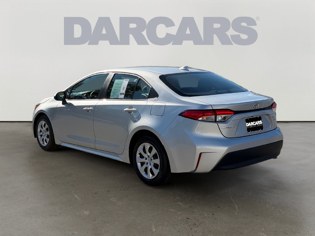 Used 2025 Toyota Corolla LE FWD image 5
