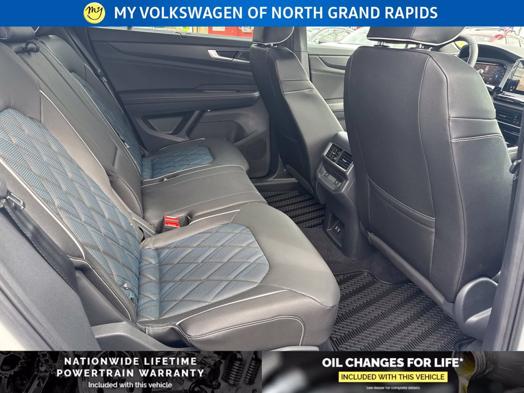 New 2026 Volkswagen Atlas Cross Sport SEL Premium R-Line AWD/4WD image 23