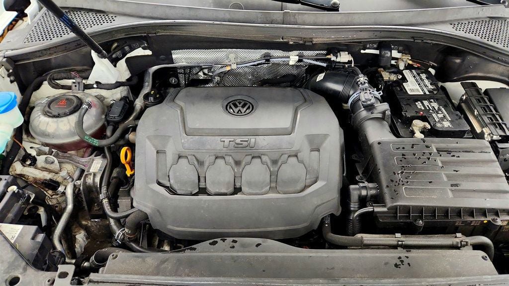 Used 2022 Volkswagen Tiguan SE R-Line AWD/4WD image 26