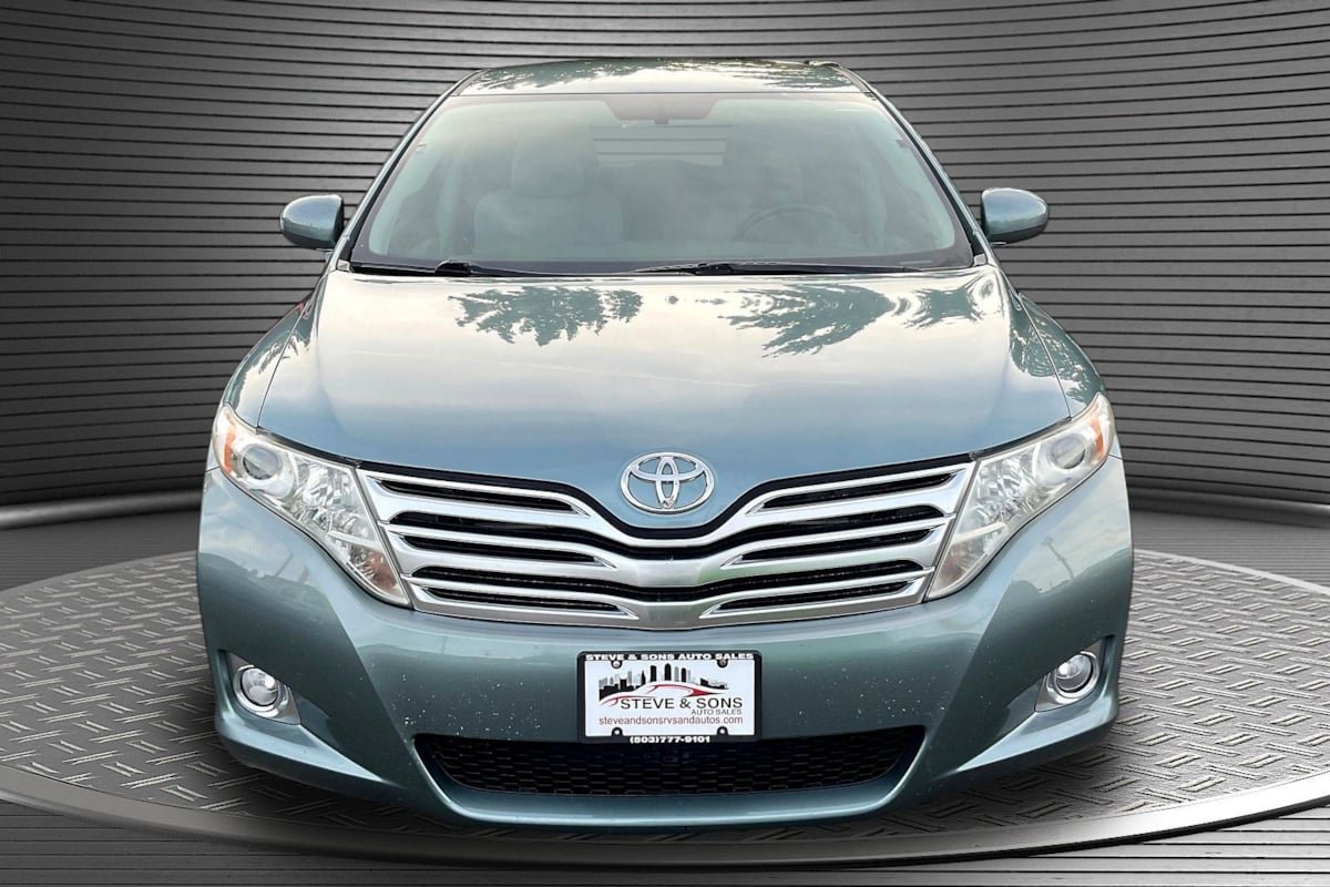 Used 2009 Toyota Venza w/ Convenience Pkg FWD image 2