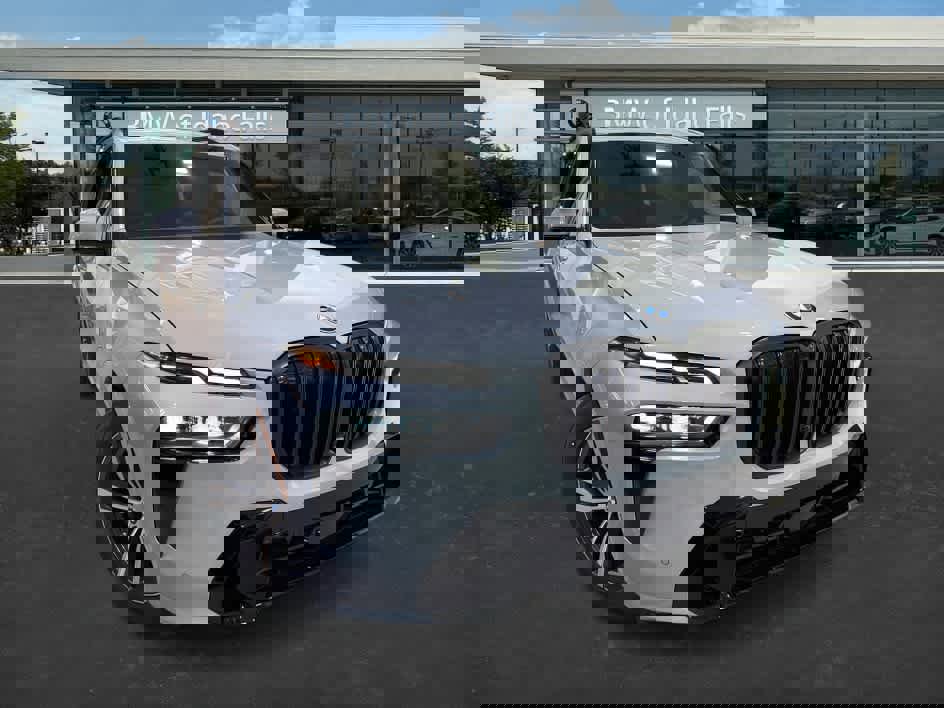 New 2026 BMW X7 xDrive40i w/ M Sport Package