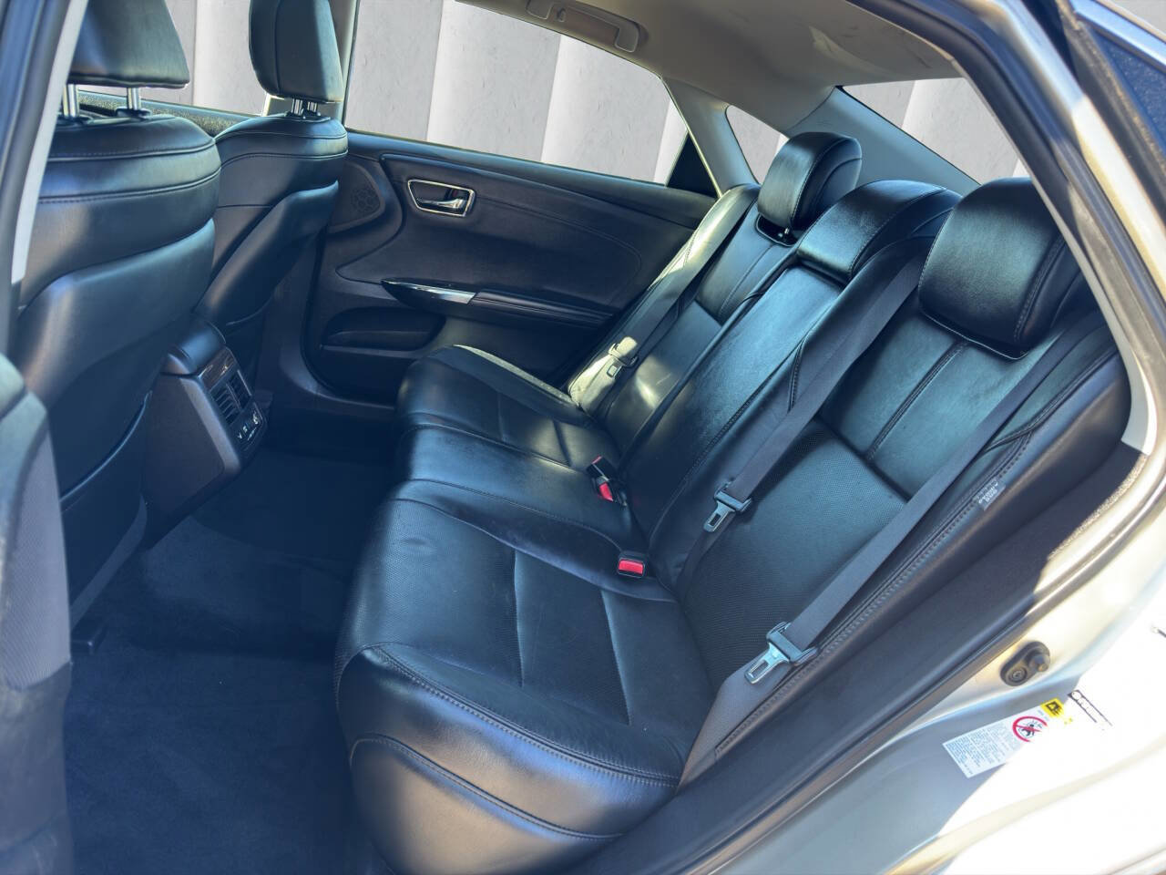 Used 2014 Toyota Avalon XLE Premium image 9