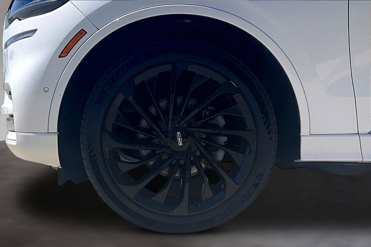 Used 2021 Lincoln Aviator Reserve w/ Equipment Group 208A image 9