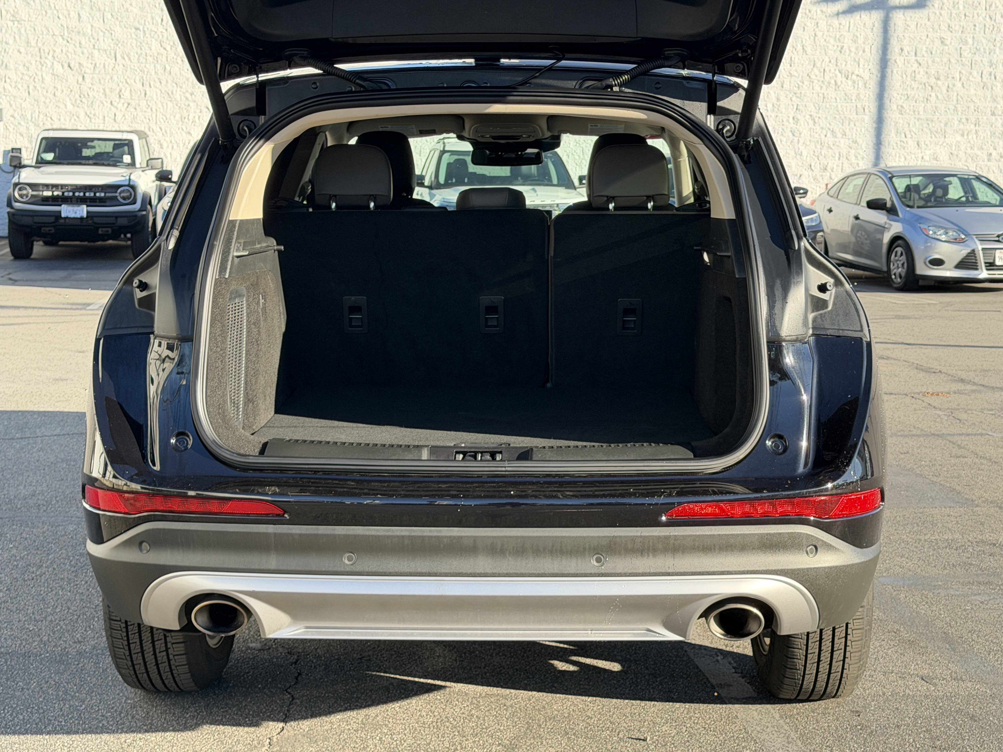 Certified 2023 Lincoln Corsair FWD image 12