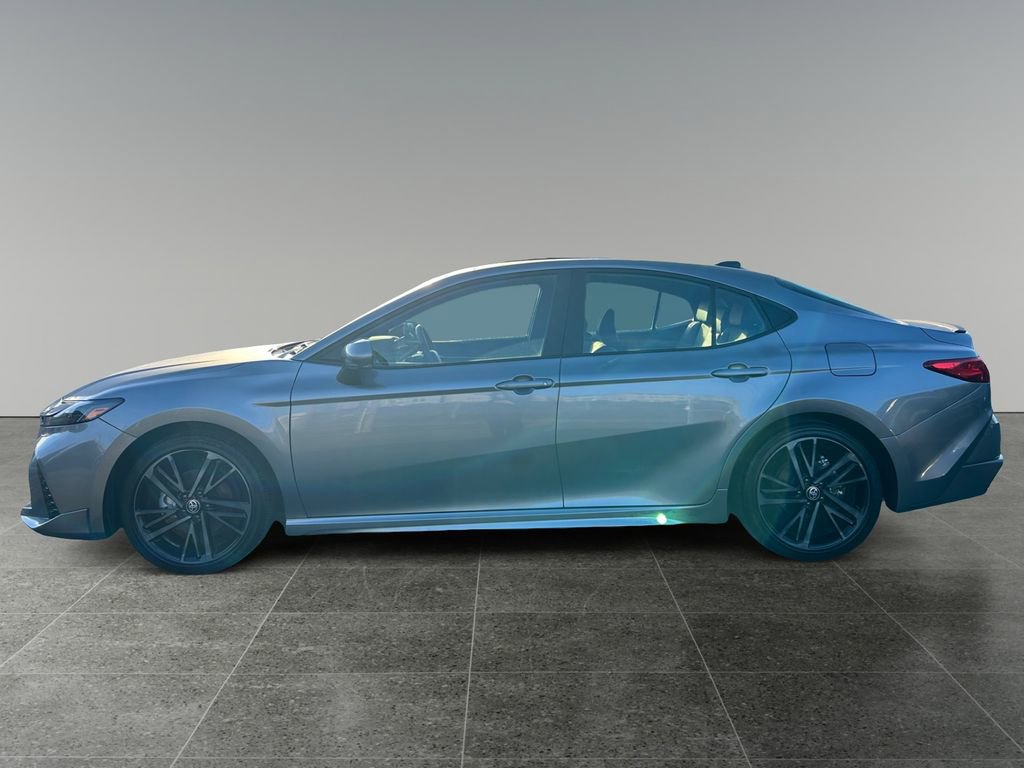 Used 2025 Toyota Camry XSE FWD image 5