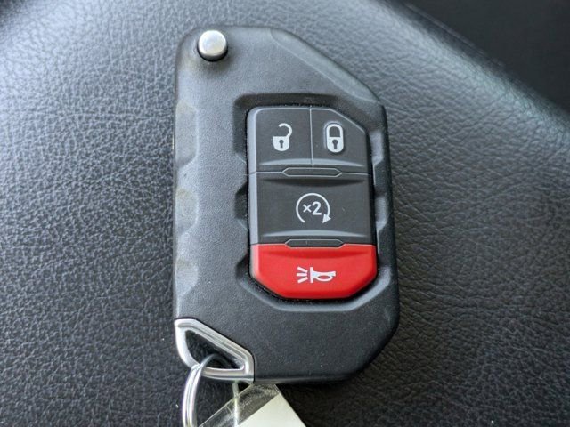 Used 2023 Jeep Gladiator Willys image 25