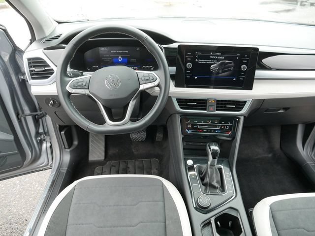 Certified 2025 Volkswagen Taos SE AWD/4WD image 21