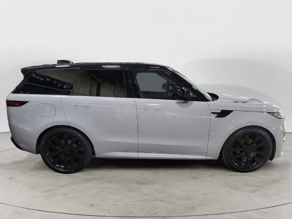 Used 2026 Land Rover Range Rover Sport Dynamic SE AWD/4WD image 6