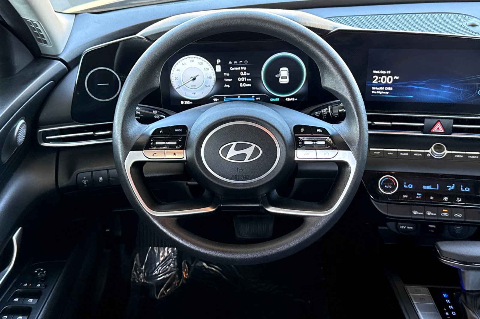 Used 2024 Hyundai Elantra SEL FWD image 20