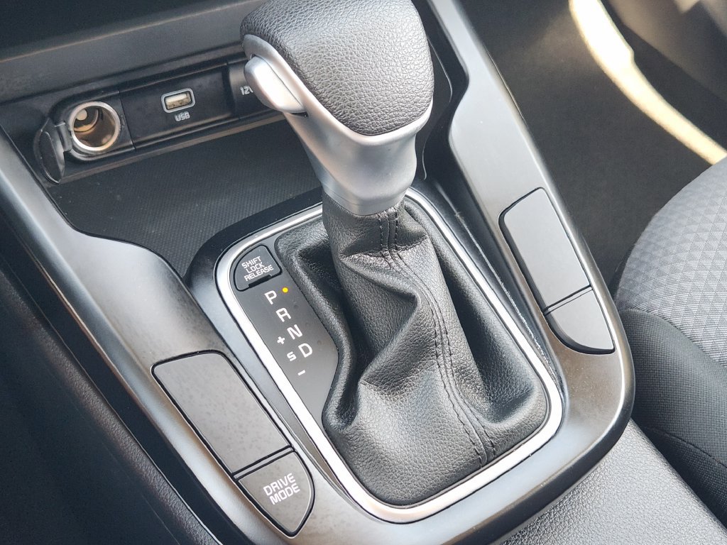 Certified 2025 Kia Soul LX w/ LX Technology Package FWD image 9