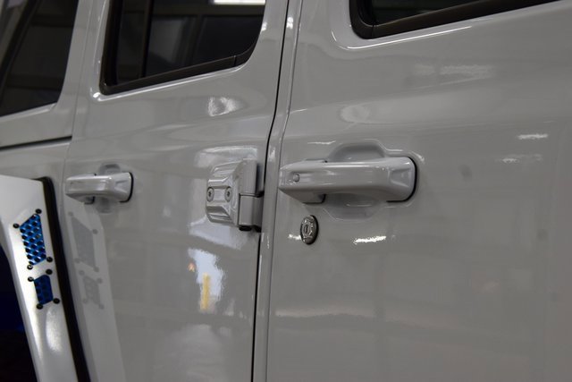 Used 2024 Jeep Wrangler Sahara w/ Safety Group image 18