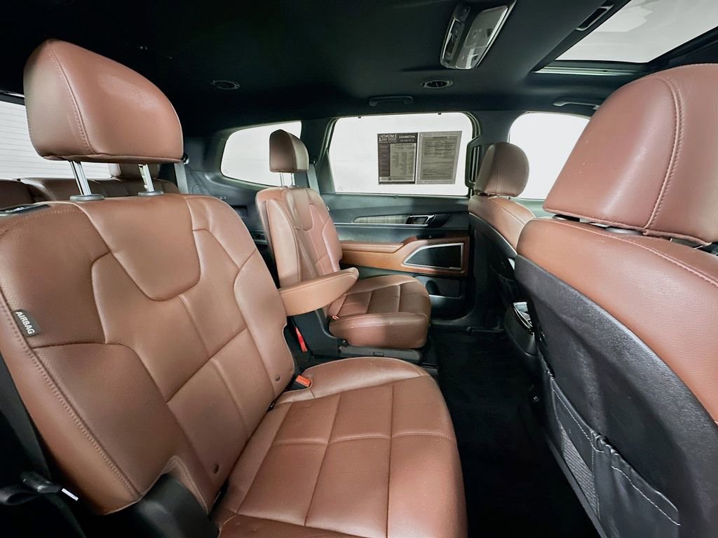 Used 2023 Kia Telluride EX w/ EX Captain's Chair Package image 11
