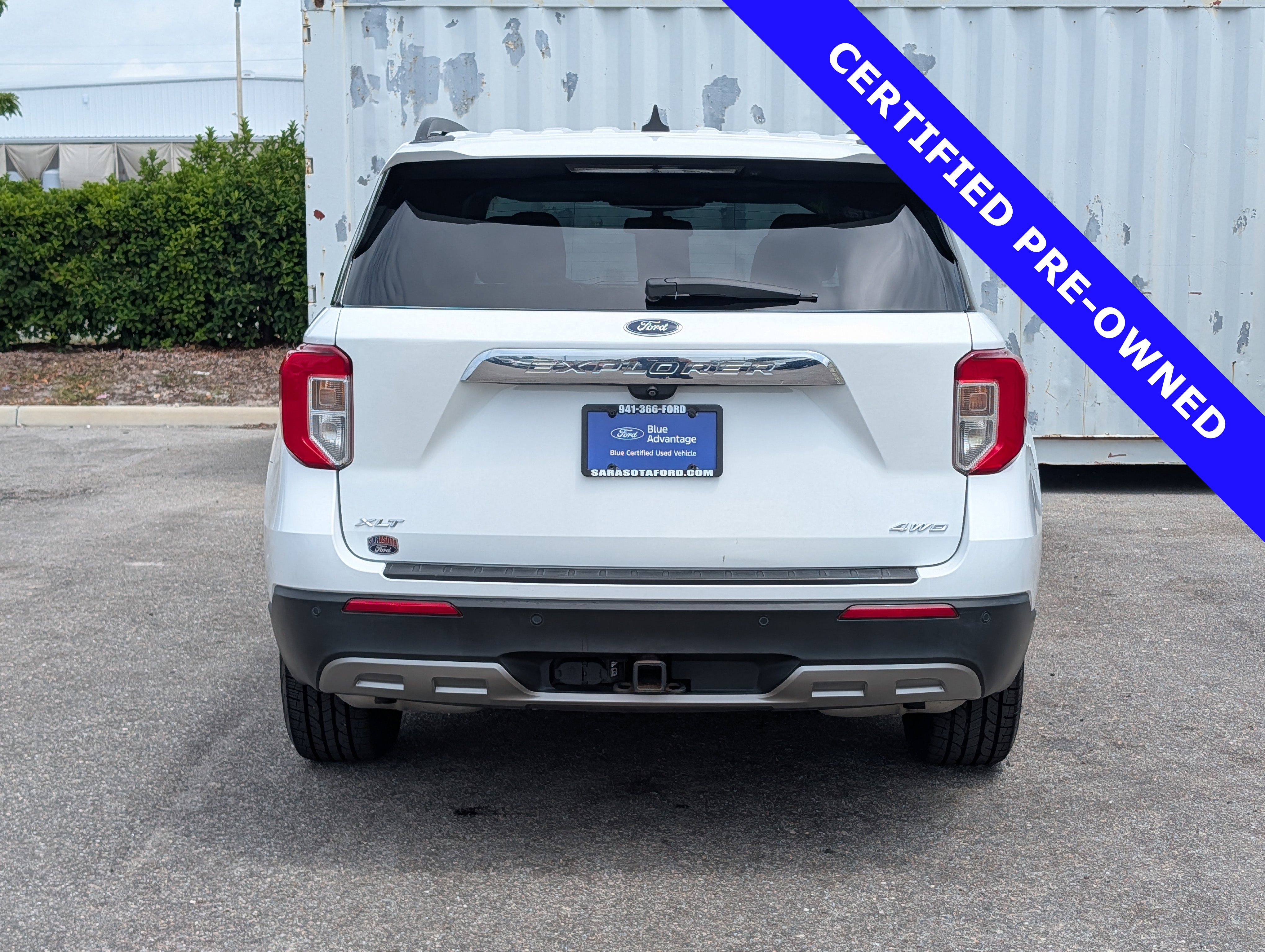 Certified 2021 Ford Explorer XLT w/ Equipment Group 202A AWD/4WD image 5