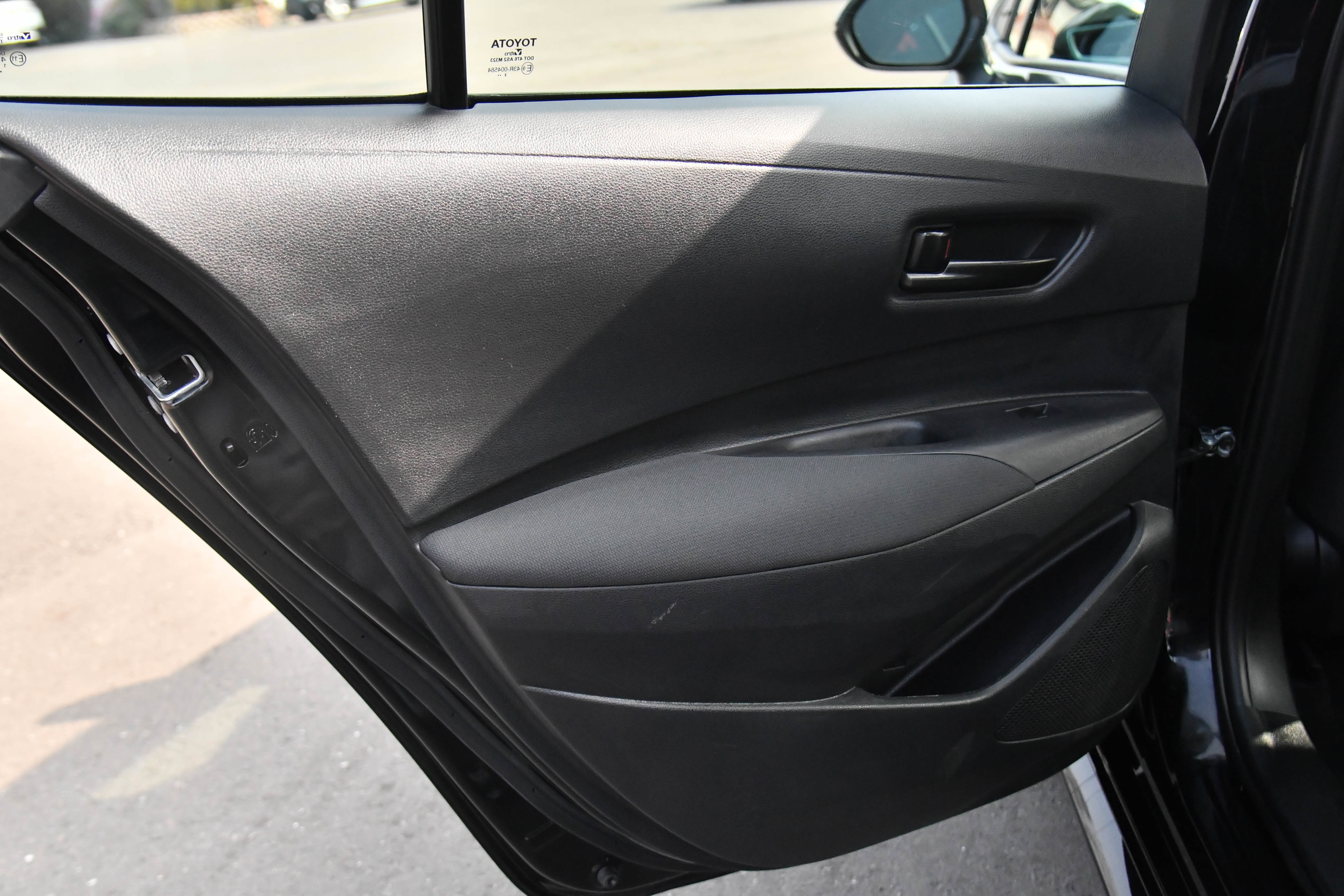 Used 2024 Toyota Corolla LE image 33