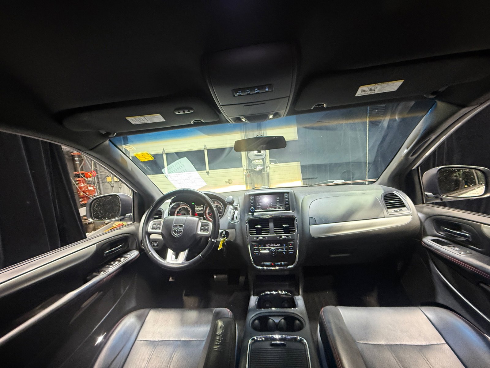 Used 2016 Dodge Grand Caravan R/T FWD image 20