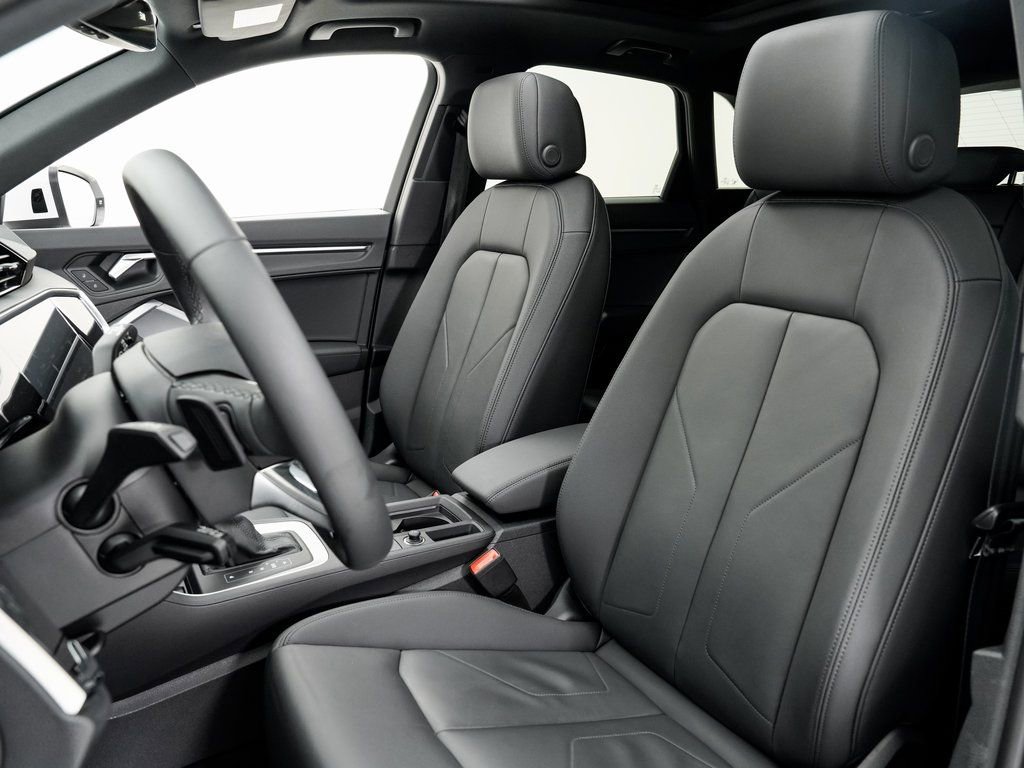 Certified 2025 Audi Q3 2.0T Premium image 5