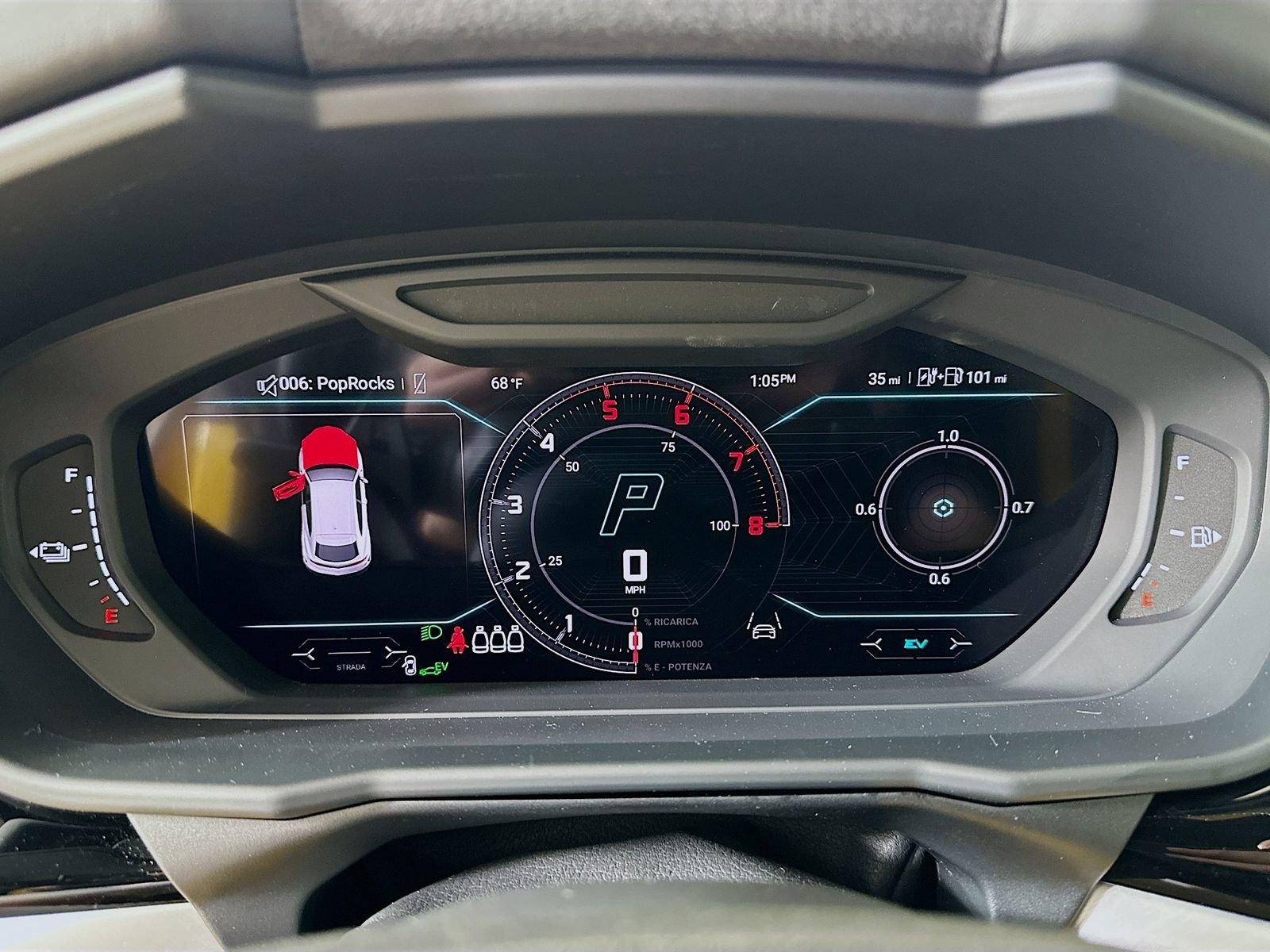 Used 2025 Lamborghini Urus SE AWD/4WD image 14