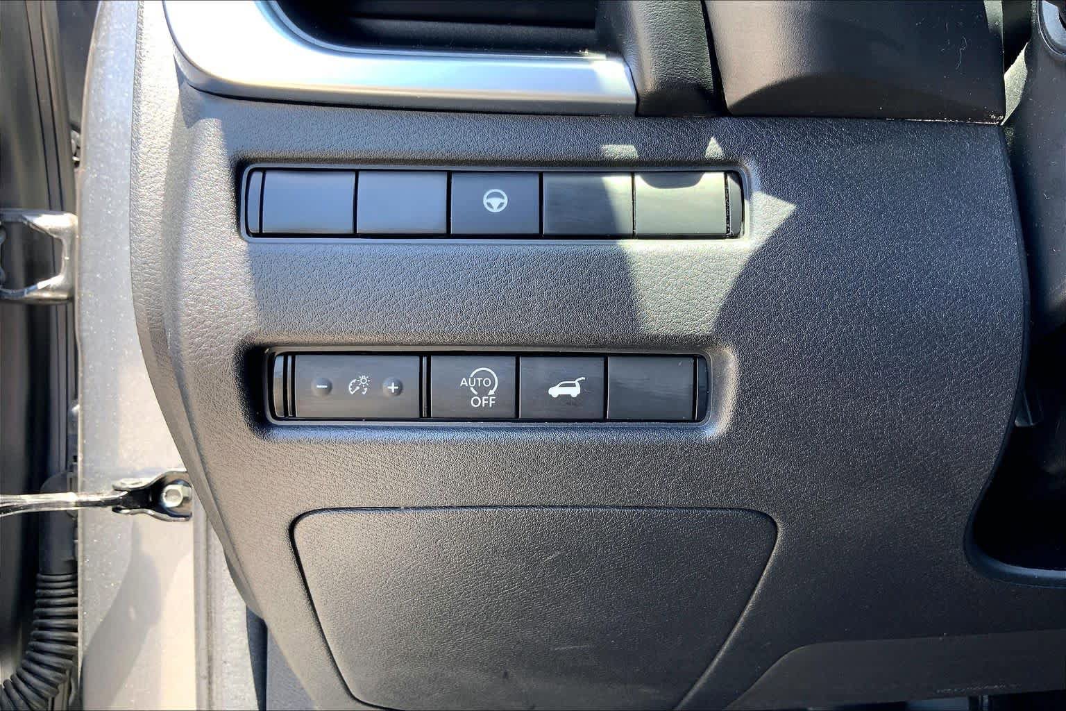 Used 2023 Nissan Rogue SV w/ SV Premium B Package FWD image 33
