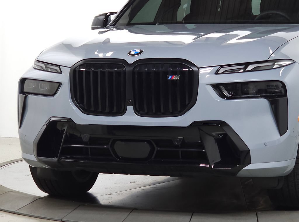 Used 2026 BMW X7 M60i AWD/4WD image 3