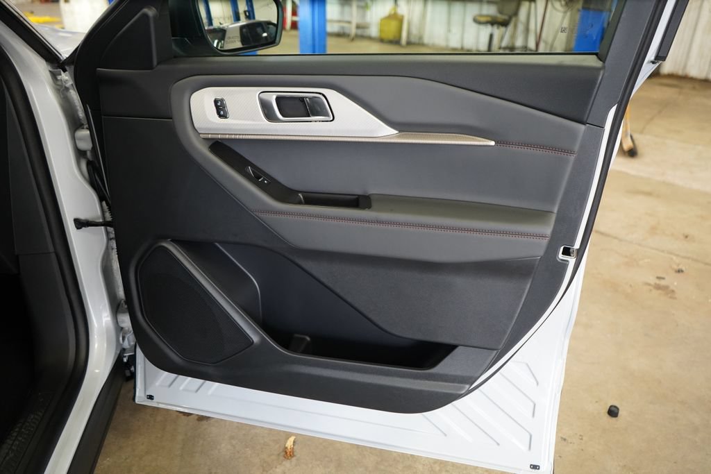 New 2026 Ford Explorer Active RWD image 20